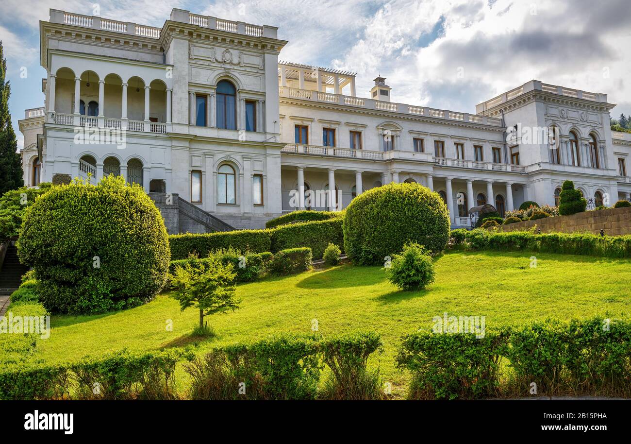 Yalta, RUSSIE - 17 MAI 2016 : Palais Livadia en Crimée. Le palais de Livadia était une retraite d'été du dernier tsar russe, Nicholas II Le Conferenc De Yalta Banque D'Images