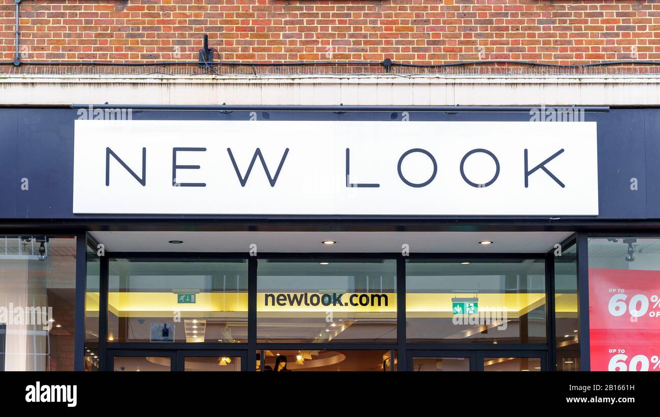 Panneau d'affichage du magasin de mode New Look au-dessus de l'entrée Photo  Stock - Alamy