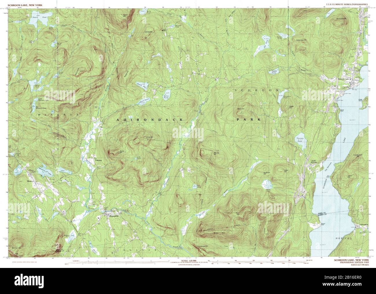 Vue très détaillée de la carte topographique de 1989 pour Schroon Lake, NY Banque D'Images