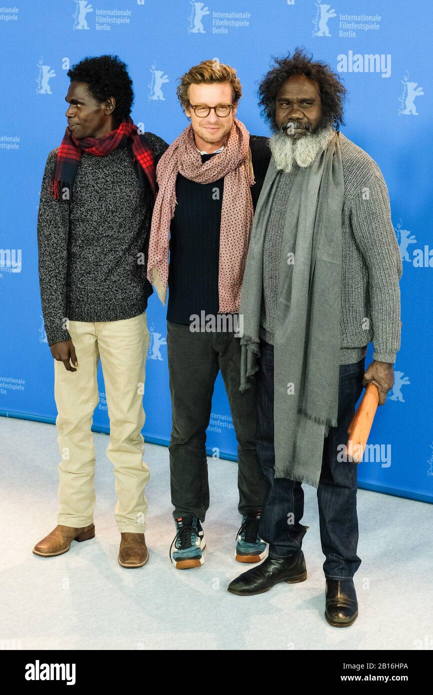 Grand Hyatt Hotel, Potsdamer Platz, Berlin, Allemagne. 23 février 2020. Jacob Junior Nayinggul, Simon Baker, Witiyana Marika pose à LA HAUTE TERRE Photocall. Photo Par Crédit : Julie Edwards/Alay Live News Banque D'Images