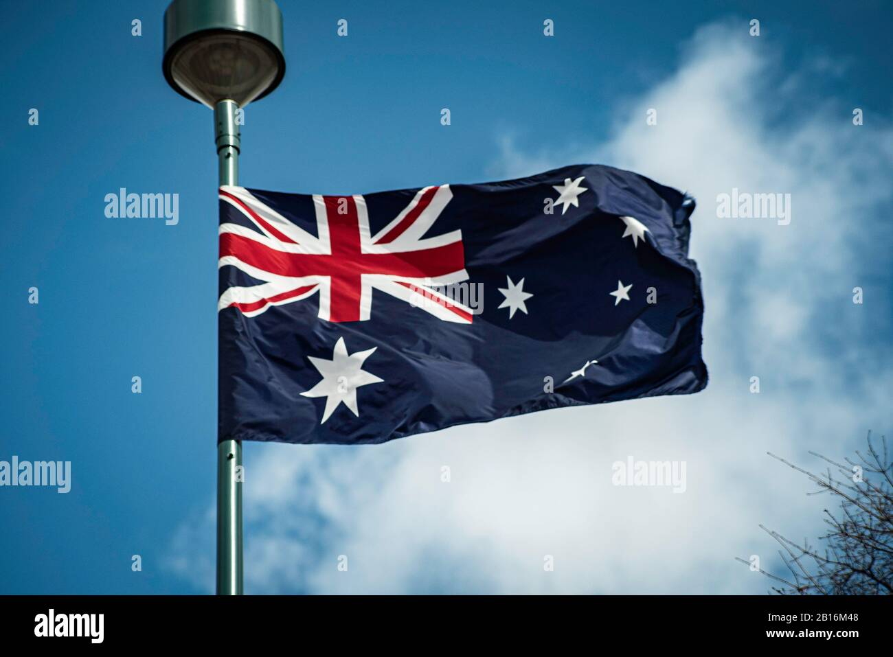 Le drapeau de l'Australie vagues dans le vent Banque D'Images