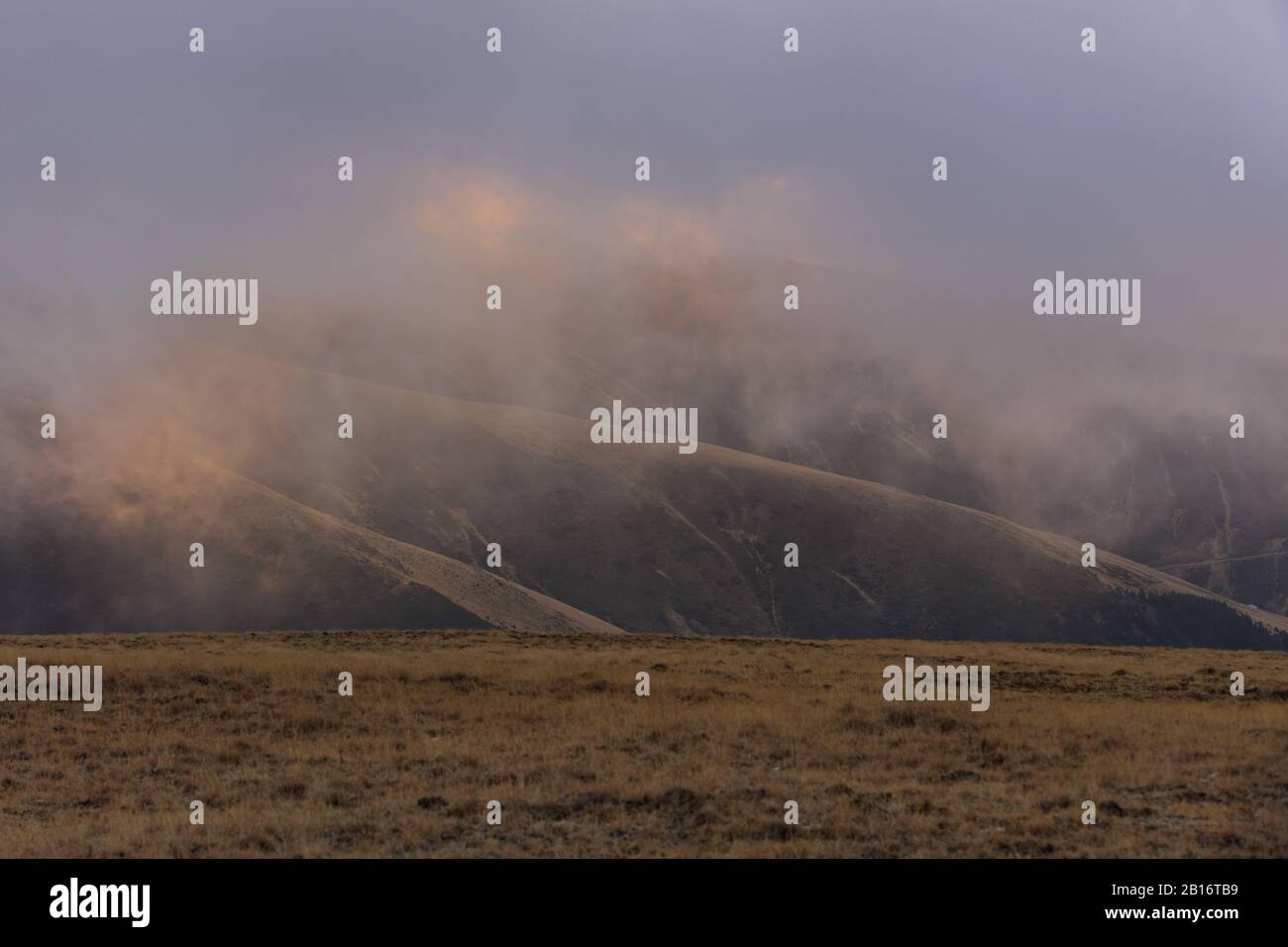 Paysage de montagne dans les montagnes de Fagaras, Roumanie Banque D'Images