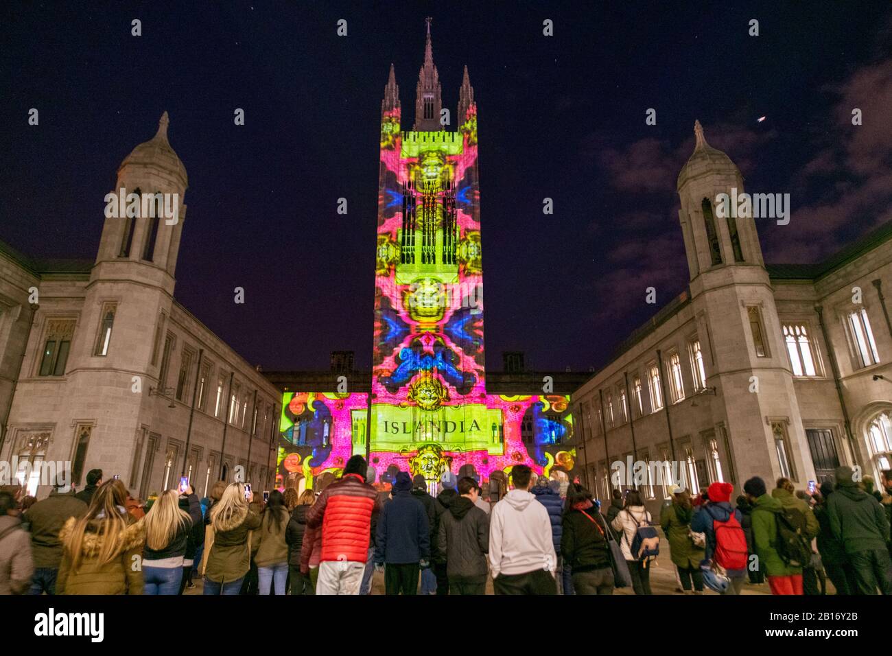 Photographié Marischal College 'Here be Monsters' SPECTRA, le Festival of Light d'Écosse, revient à Aberdeen pour la première fois au tw Banque D'Images