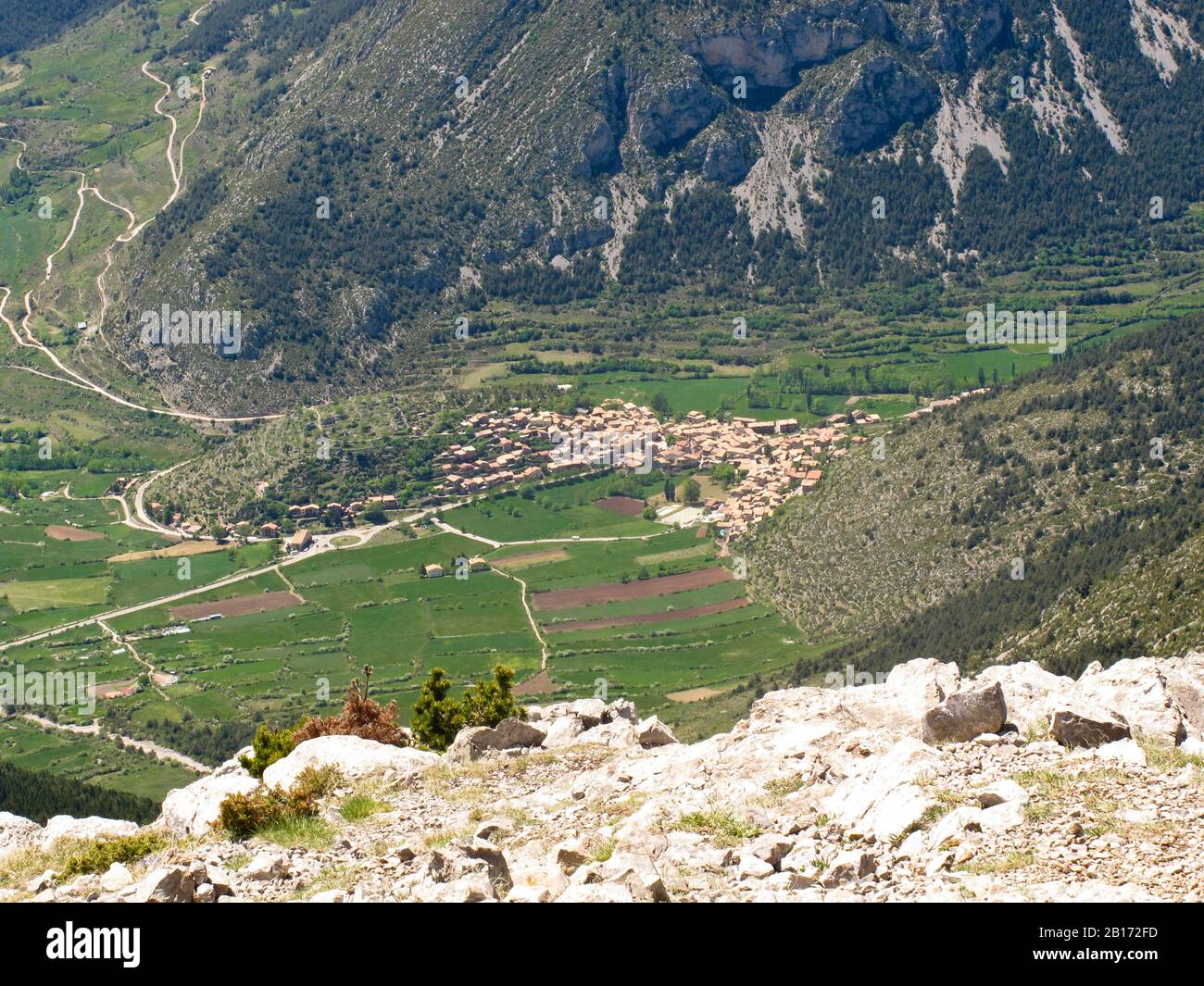 Vue aérienne de Gosol depuis la montagne Pedraforca. Sierra del Cadi. Barcelone. Catalogne. Espagne Banque D'Images