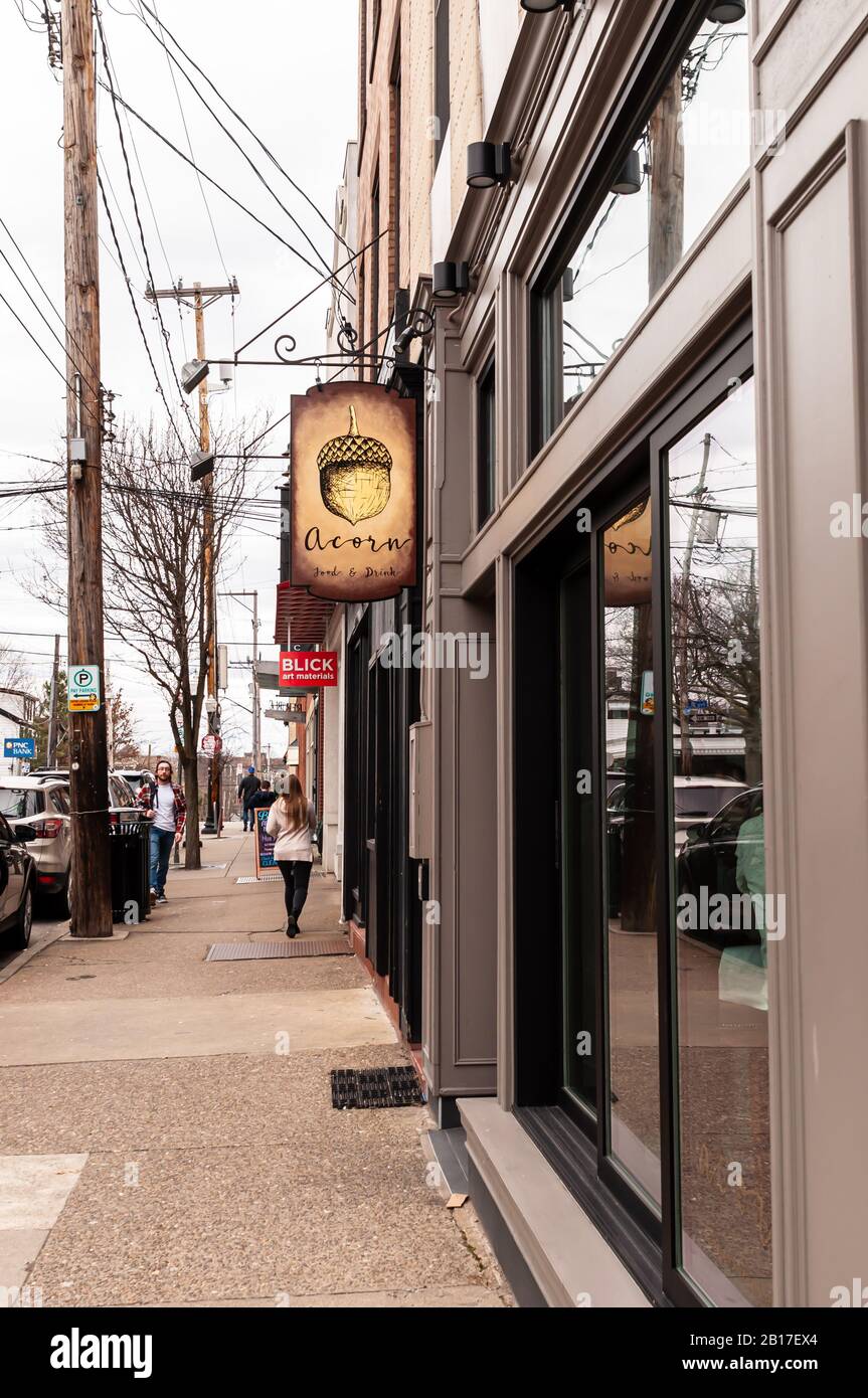 Le panneau pour l'Acorn, un restaurant populaire sur la rue Walnut dans le quartier de Shaddyside, Pittsburgh, Pennsylvanie, États-Unis Banque D'Images