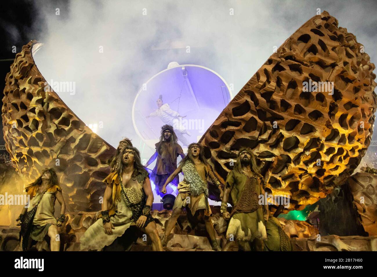 Rio De Janeiro, Brésil. 23 février 2020. G. 23 février 2020. Rio DE JANEIRO, 02/23/2020 - Comité honoraire de l'école Samba Estacio de sa, au cours du premier jour du défilé du Groupe spécial au Carnaval de Rio de Janeiro, tenu à l'avenue marques de Sapucai.Foto: Diego Maranhoa Credit: Diego Maranhoa/AM Press/ZUMA Wire/Alay Live News Banque D'Images