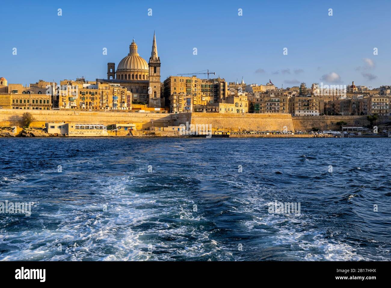 Malte, la Valette, les gratte-ciel de la ville en mer Banque D'Images