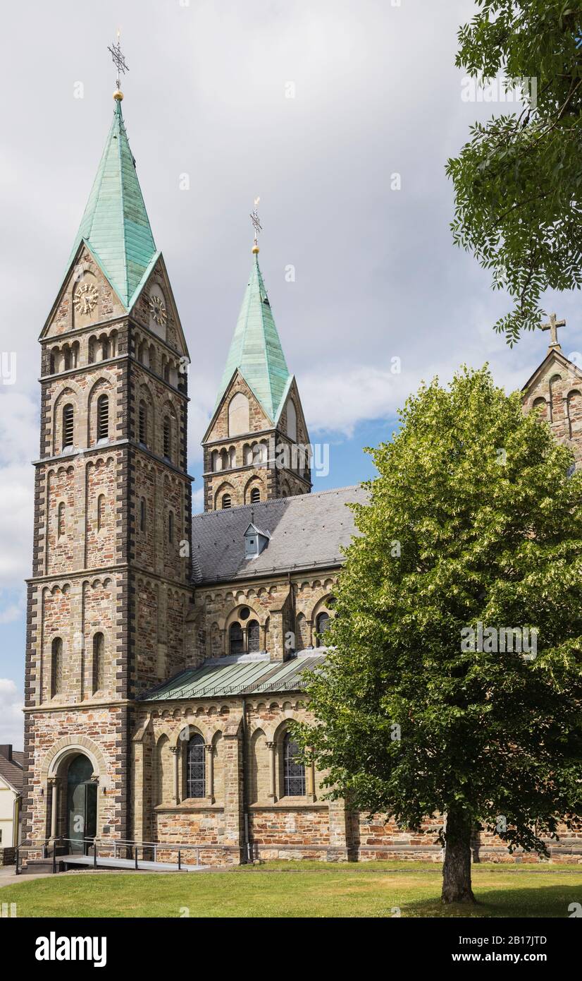 Allemagne, Rhénanie-du-Nord-Ouest, Eifel, Pays de Monschauer, région de Monschau, Kalterherberg, église paroissiale de Kalterherberger, St. Lambertus, Eifeldom Banque D'Images