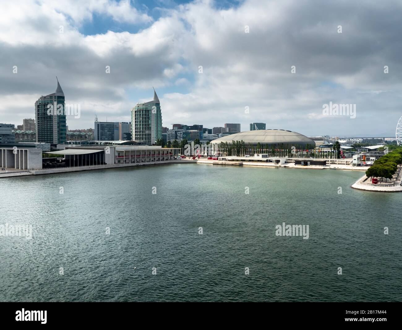 Portugal, Lissabon, Einkaufszentrum Centro Vasco Da Gama Am Bahnhof Oriente Mit Altice Arena Banque D'Images