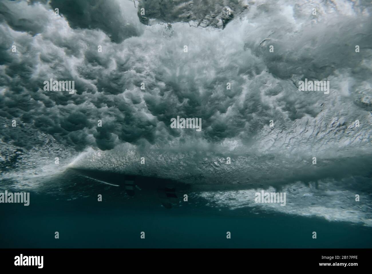 Indonésie, Bali, vue sous-marine de la vague de l'océan Banque D'Images