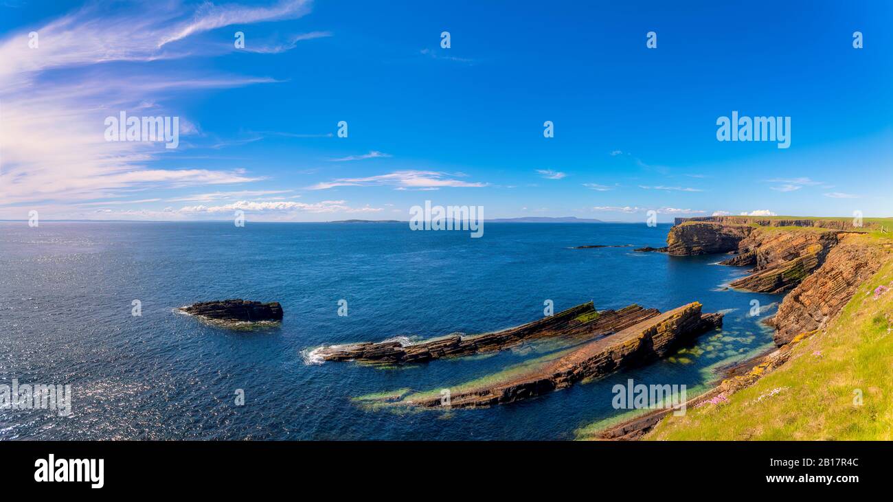 L'Ecosse, les îles Orkney, le sud de Ronaldsay, vue de Burwick vers Scala Flow. Banque D'Images