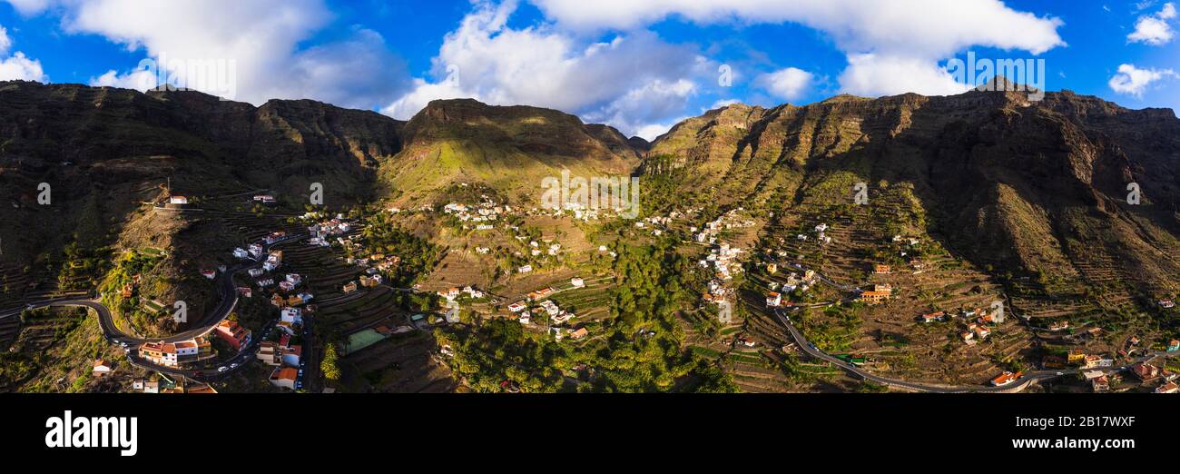 Espagne, îles Canaries, la Gomera, Valle Gran Rey, El Retamal et la Vizcaina, vue aérienne sur les villes et les montagnes Banque D'Images