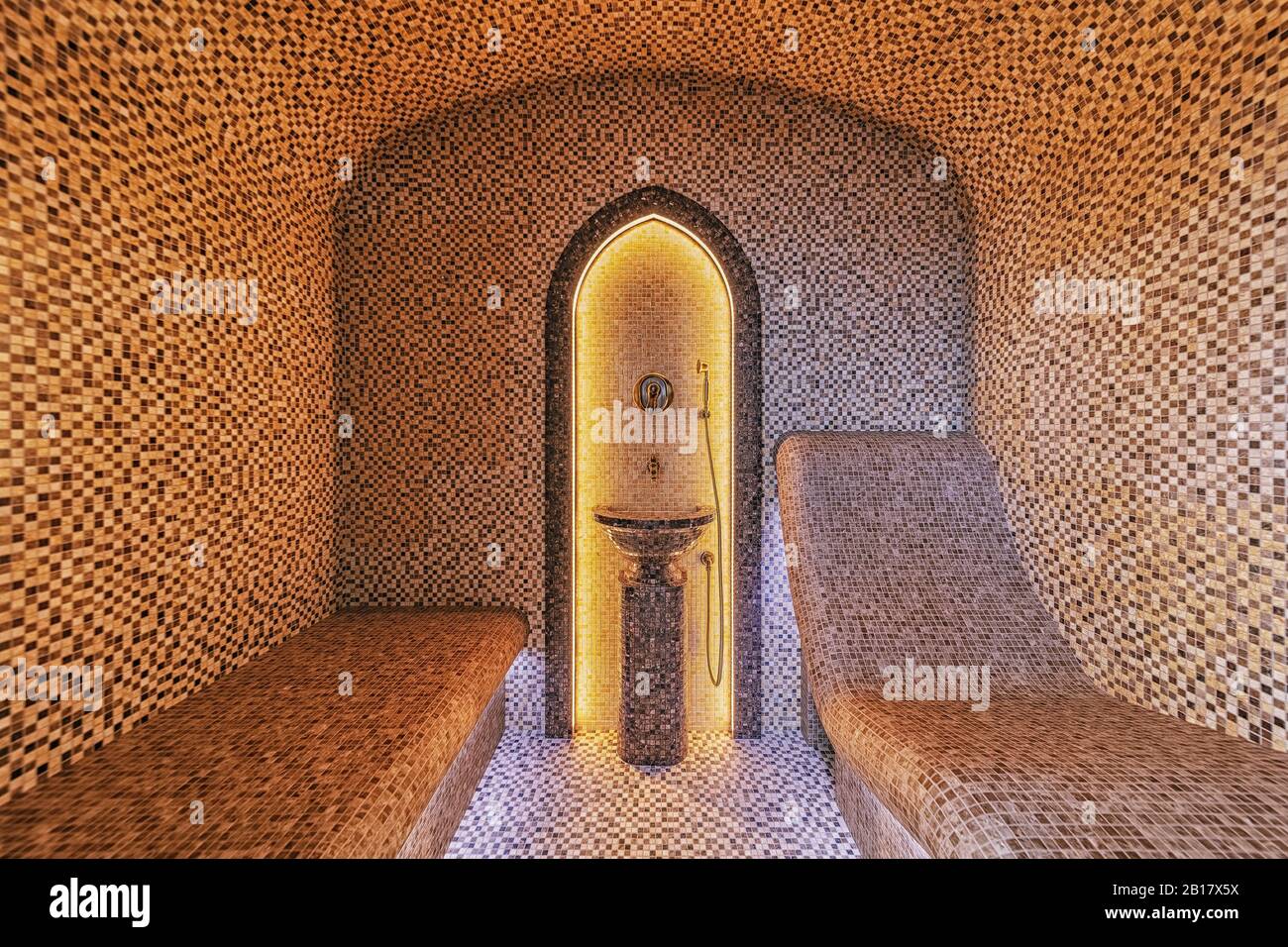 Intérieur d'un hammam de luxe. Salle de bains turque traditionnelle. Hammam sauna est classique Banque D'Images