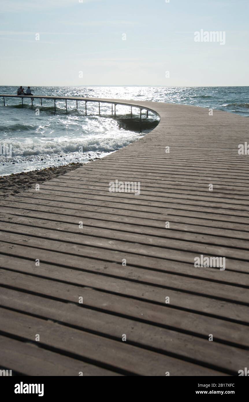 Pont Infinity avec couple, Aarhus, Danemark Banque D'Images