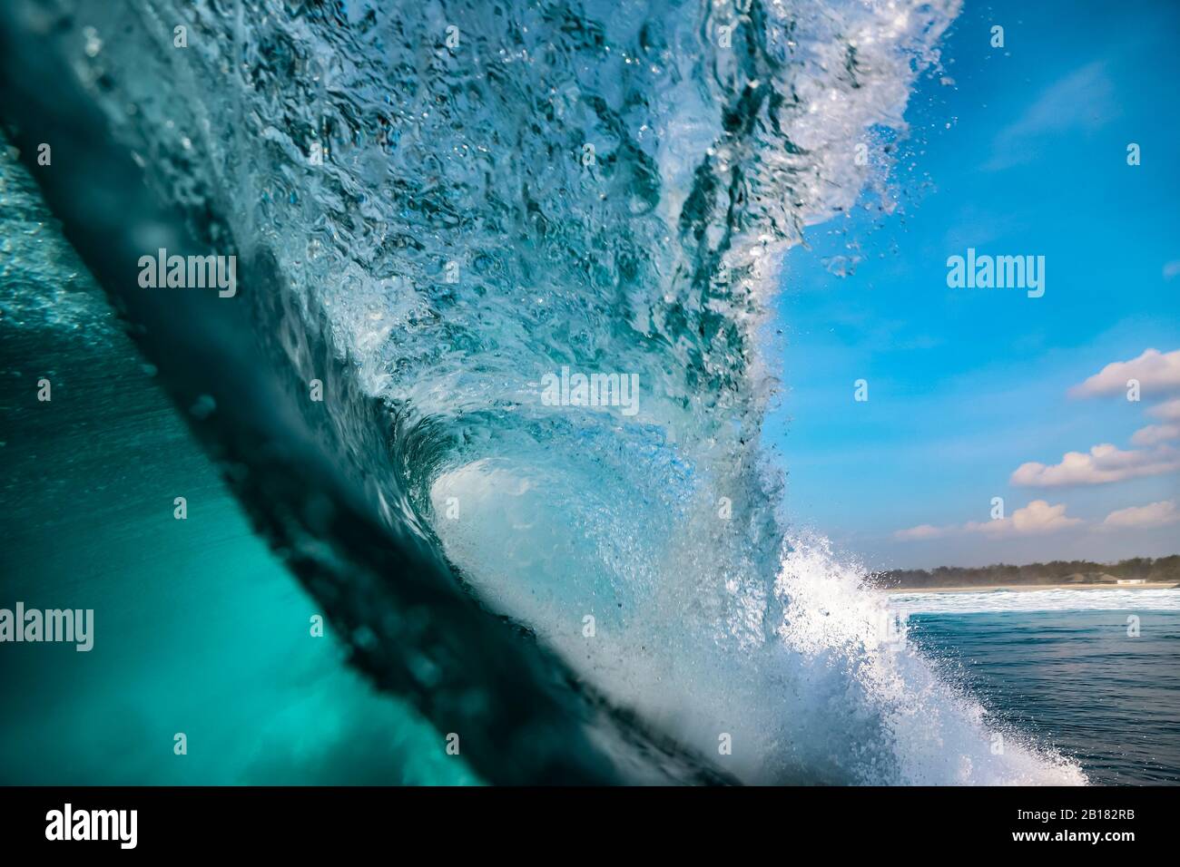 Indonésie, Bali, vue sous-marine de la vague de l'océan Banque D'Images