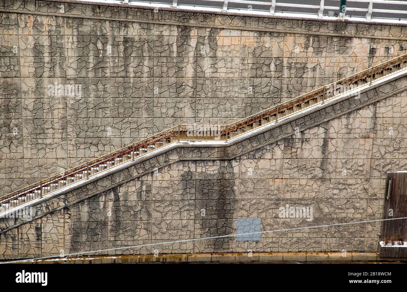 Escalier au bout du tunnel de Jahamun, 17 février 2020 : escalier à l'extrémité nord du tunnel de Jahamun à Séoul, en Corée du Sud. Le tunnel et l'escalier sont des lieux de tournage du « Parasite » du film coréen primé par les Oscars dirigé par Bong Joon-Ho. Crédit: Lee Jae-Won/Aflo/Alay Live News Banque D'Images