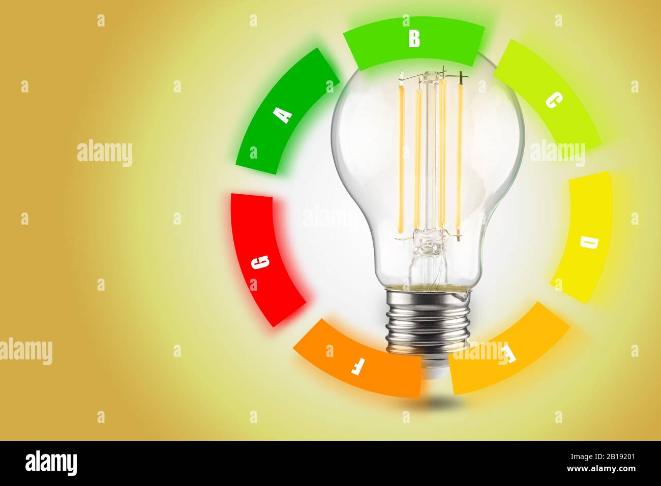 Concept d'efficacité énergétique des lampes LED. Diminution de la consommation d'électricité. Améliorer l'environnement. Banque D'Images