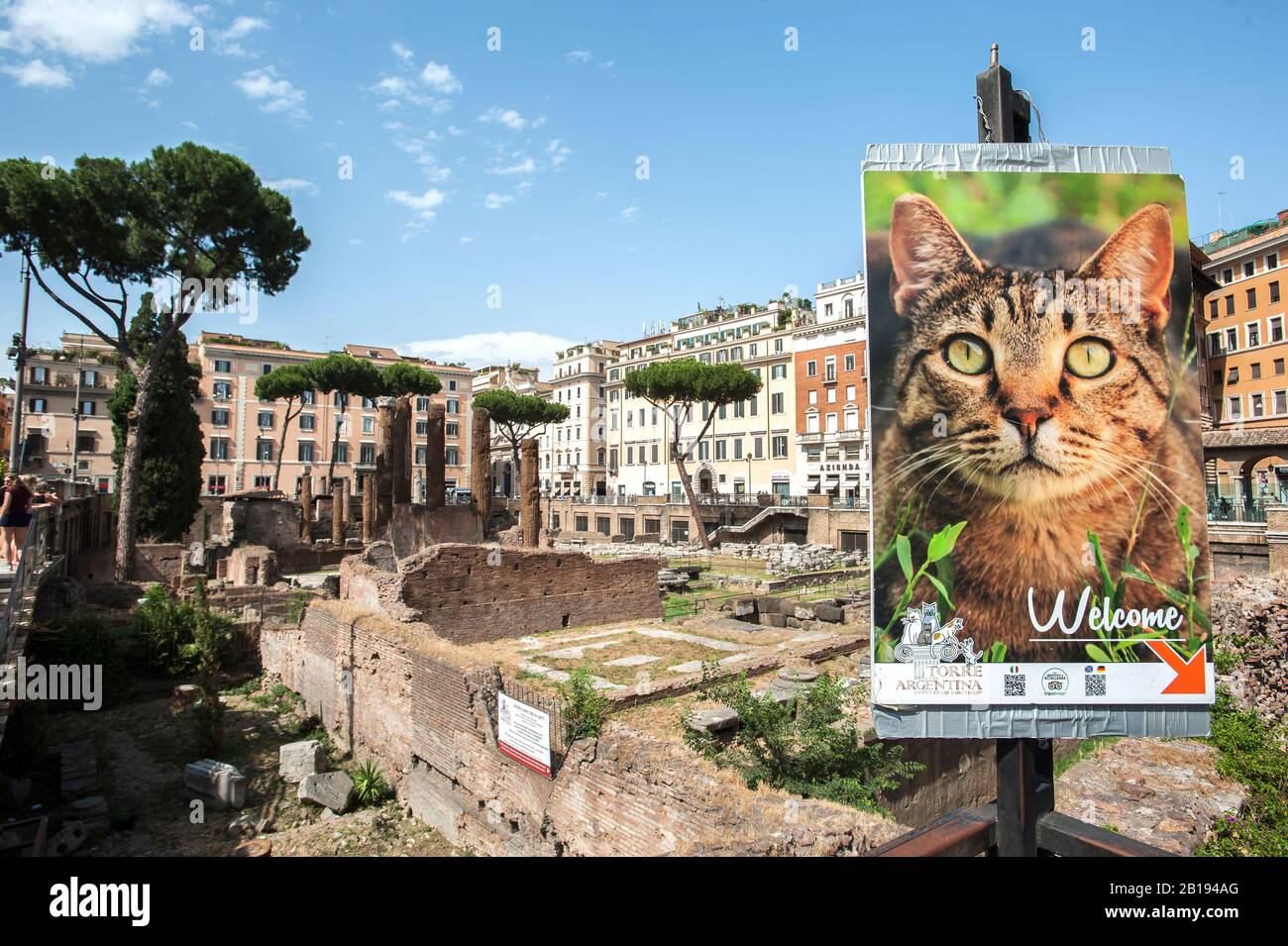 Rome, ITALIE - 28 JUIN 2017 - signe de bienvenue au Torre Argentina Cat Sanctuary, Rome, Italie. Banque D'Images