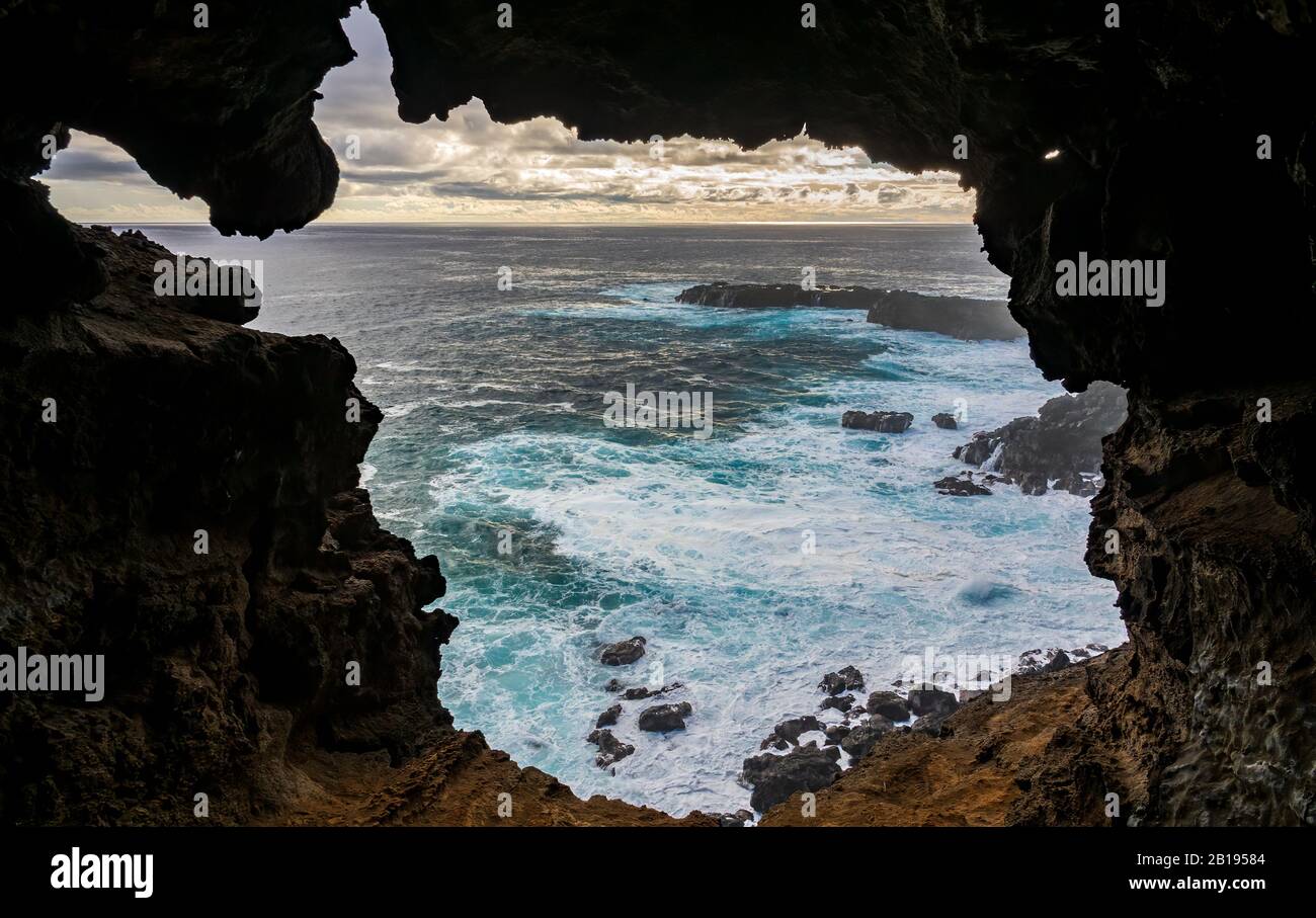 grotte-de-p-ques-banque-de-photographies-et-d-images-haute-r-solution