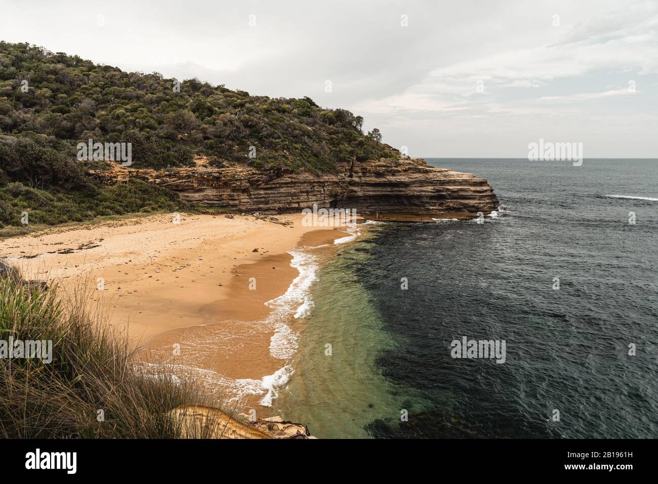 Plage de Bullimah lors d'une journée bien remplie dans le parc national Bouddi. Banque D'Images
