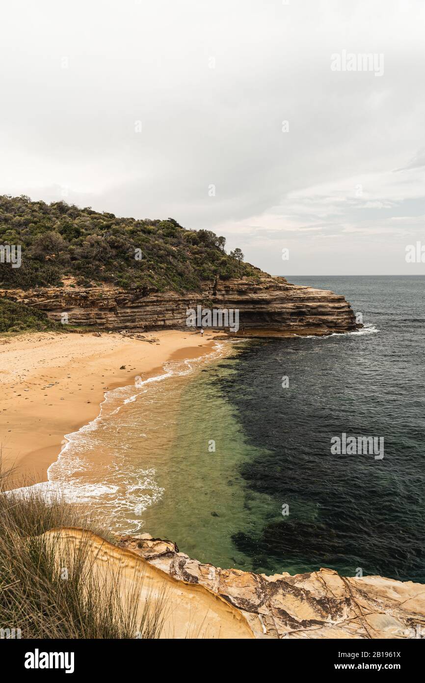 Plage de Bullimah lors d'une journée bien remplie dans le parc national Bouddi. Banque D'Images