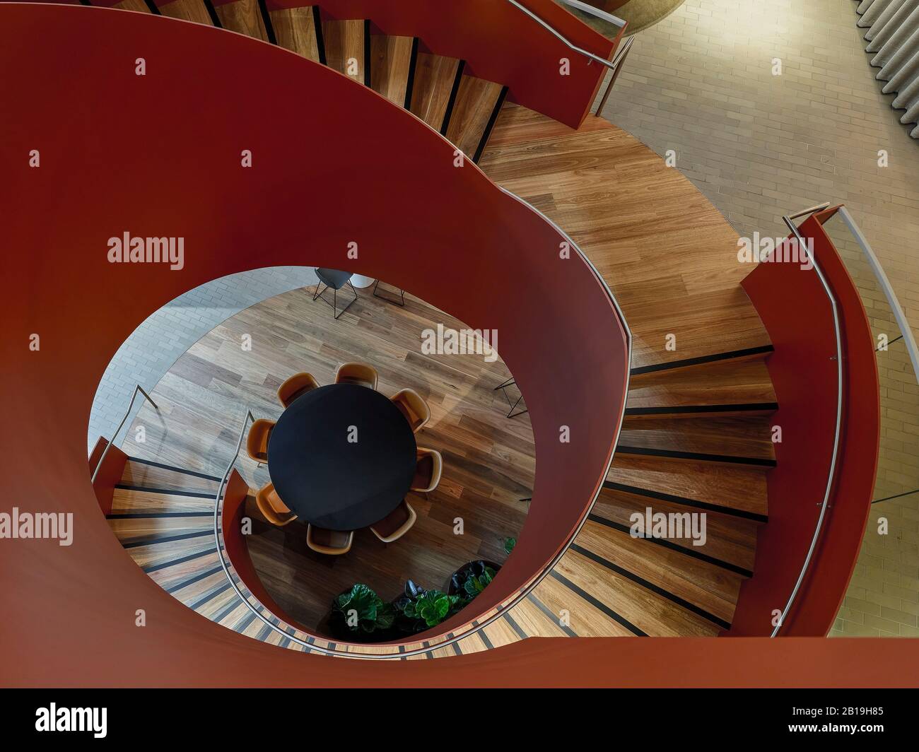 Pourvoirie: Escalier intérieur en colimaçon. Soixante Martin Place, Sydney, Australie. Architecte: Hassell, 2019. Banque D'Images