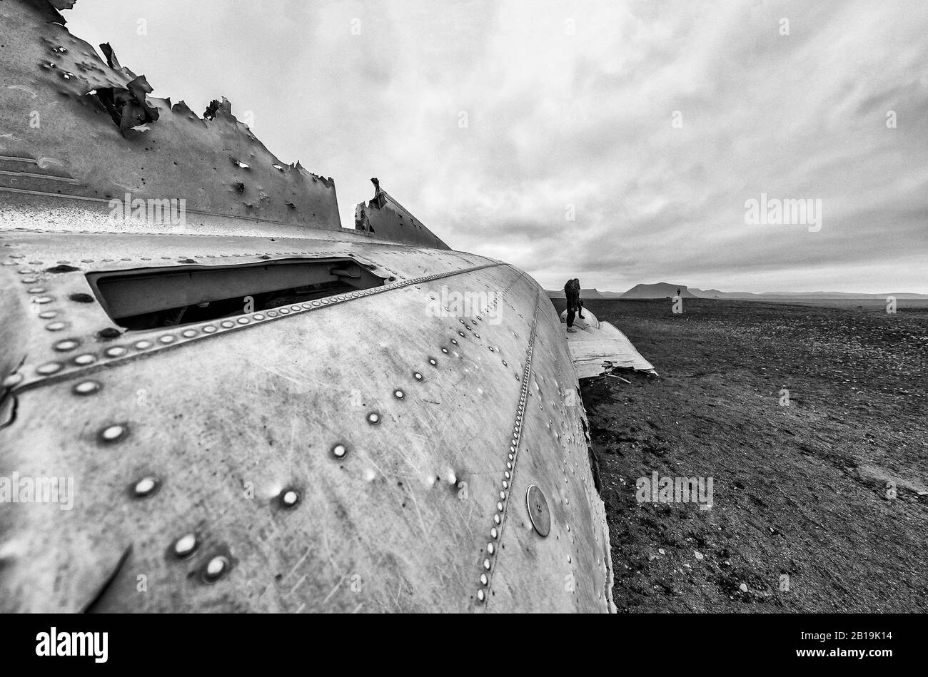 Épave d'un vieux avion abandonné sur une plage, Islande Banque D'Images