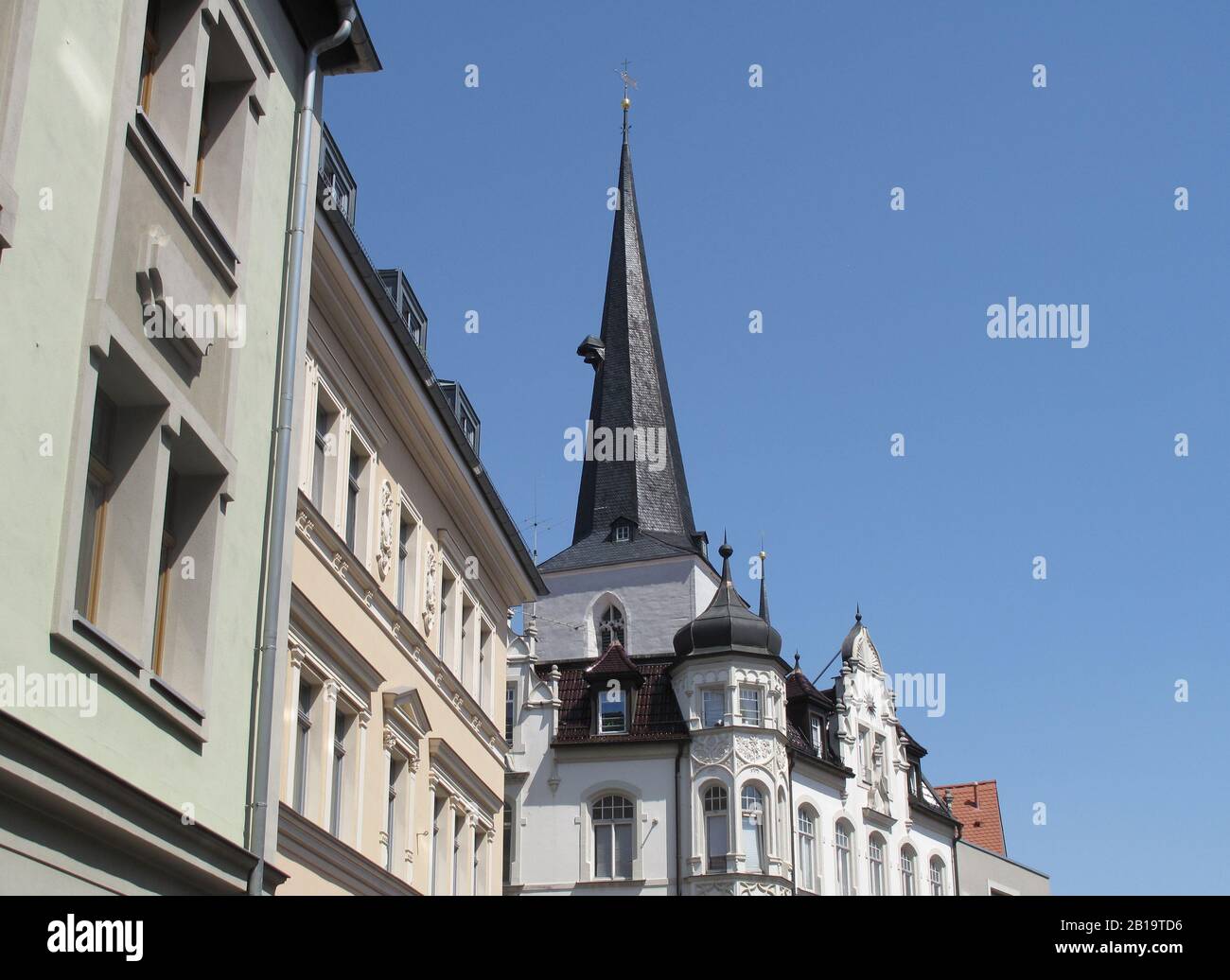 Weimar, Allemagne, architecture de la vieille ville avec des bâtiments historiques et la tour de l'église Pierre et Paul Banque D'Images