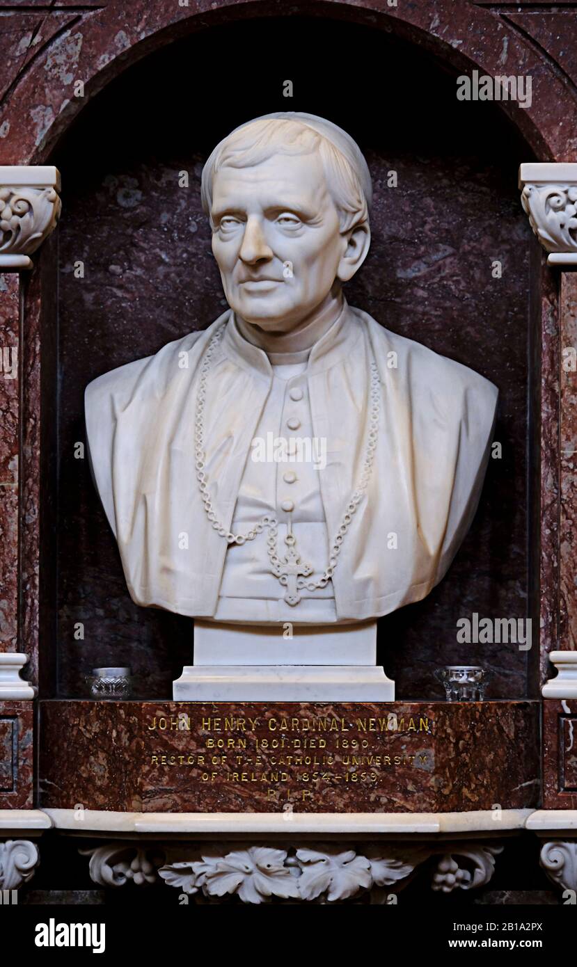 Cardinal Saint John Newman Marble Bust Trinity College Church Dublin Irelanda Banque D'Images