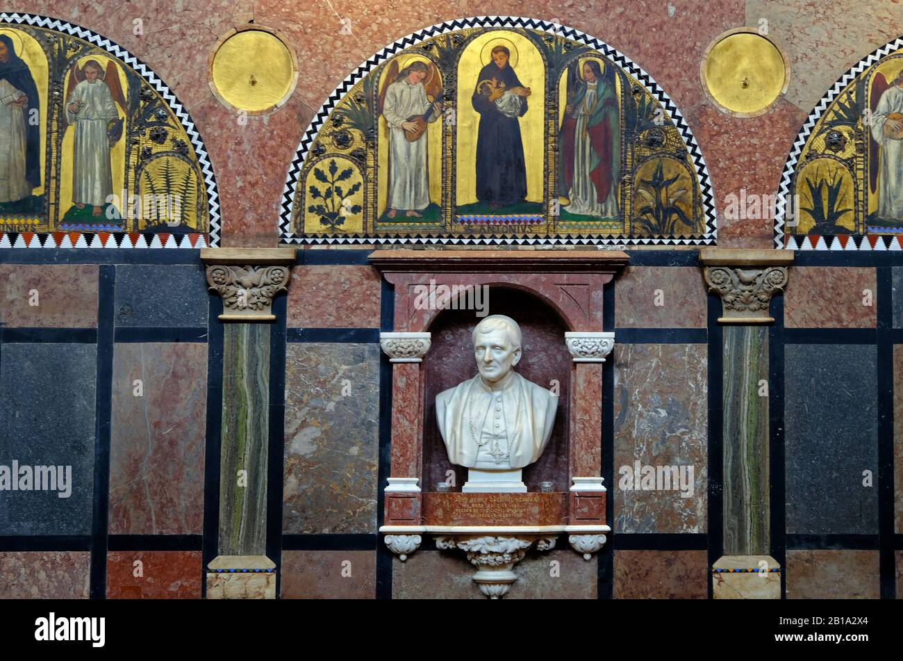Cardinal Saint John Newman Marble Bust Trinity College Church Dublin Irlande Banque D'Images