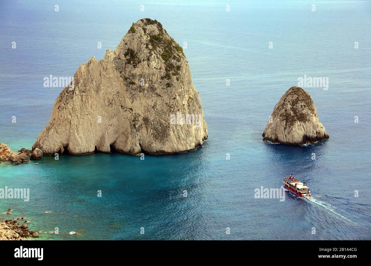 Misithres, deux rochers dans la mer, Keri, île de Zakynthos, Grèce Banque D'Images