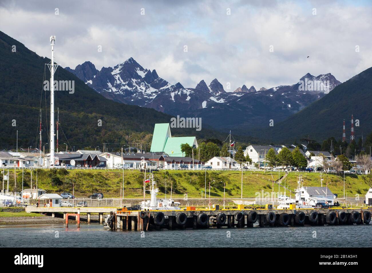 Puerto Williams sur l'île de Navarino, au Chili, la ville la plus au sud du monde. Banque D'Images