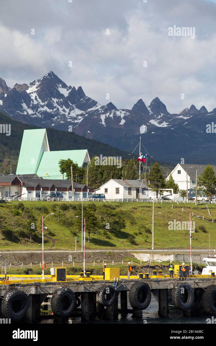 Puerto Williams sur l'île de Navarino, au Chili, la ville la plus au sud du monde. Banque D'Images