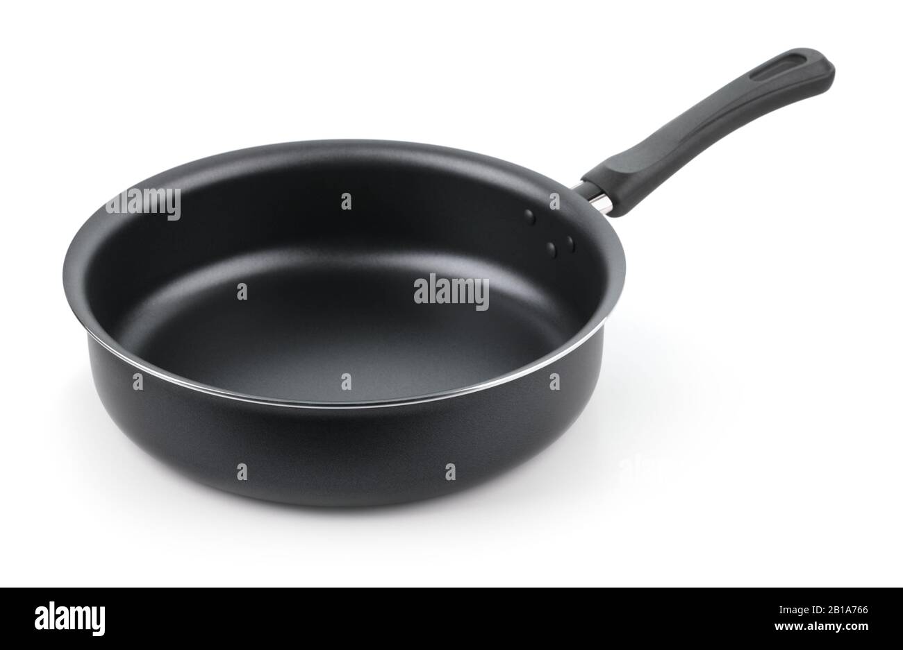 Poêle à frire noire, non-adhésive, isolée sur blanc Banque D'Images