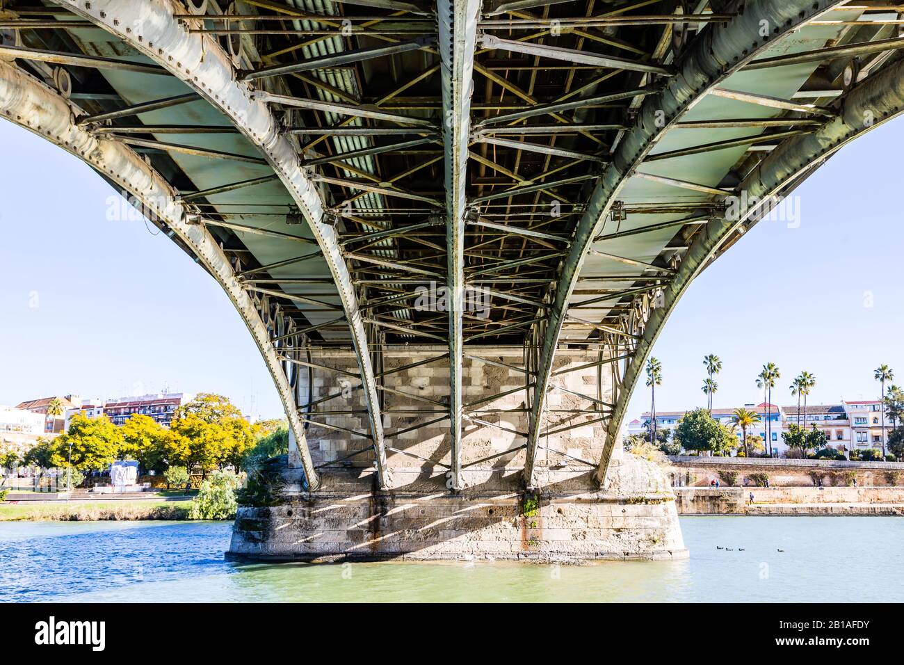 Sous le pont, Séville Espagne Banque D'Images