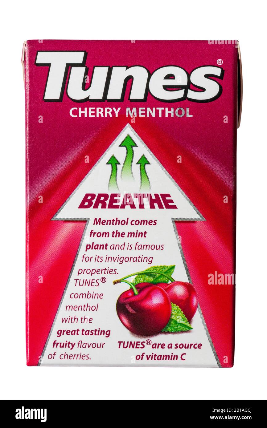 Boîte de Tunes Cherry Menthol sucre bonbons isolés sur fond blanc - soulagement pour les maux de gorge et la congestion Banque D'Images