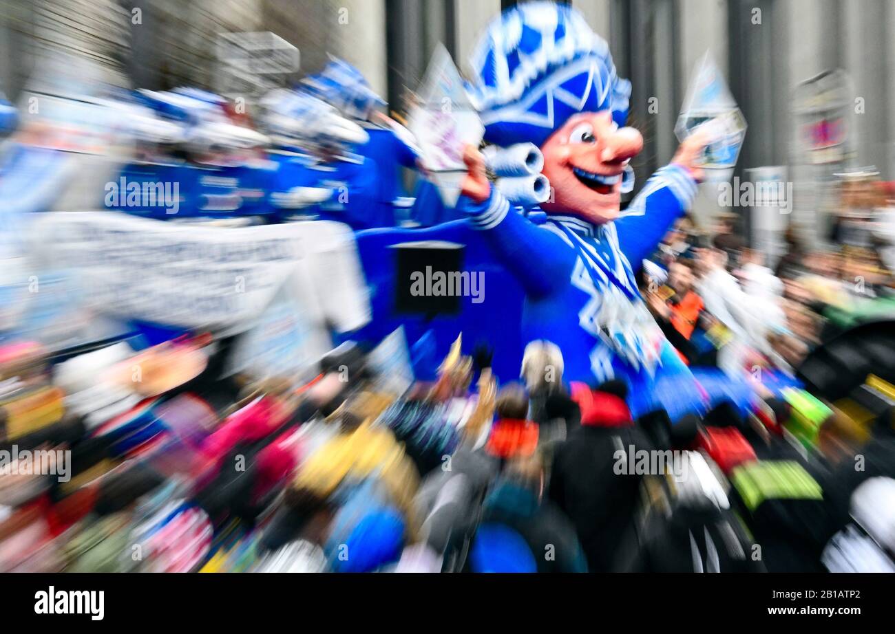 L'agitation animée et colorée du Rose Monday à Düsseldorf Banque D'Images