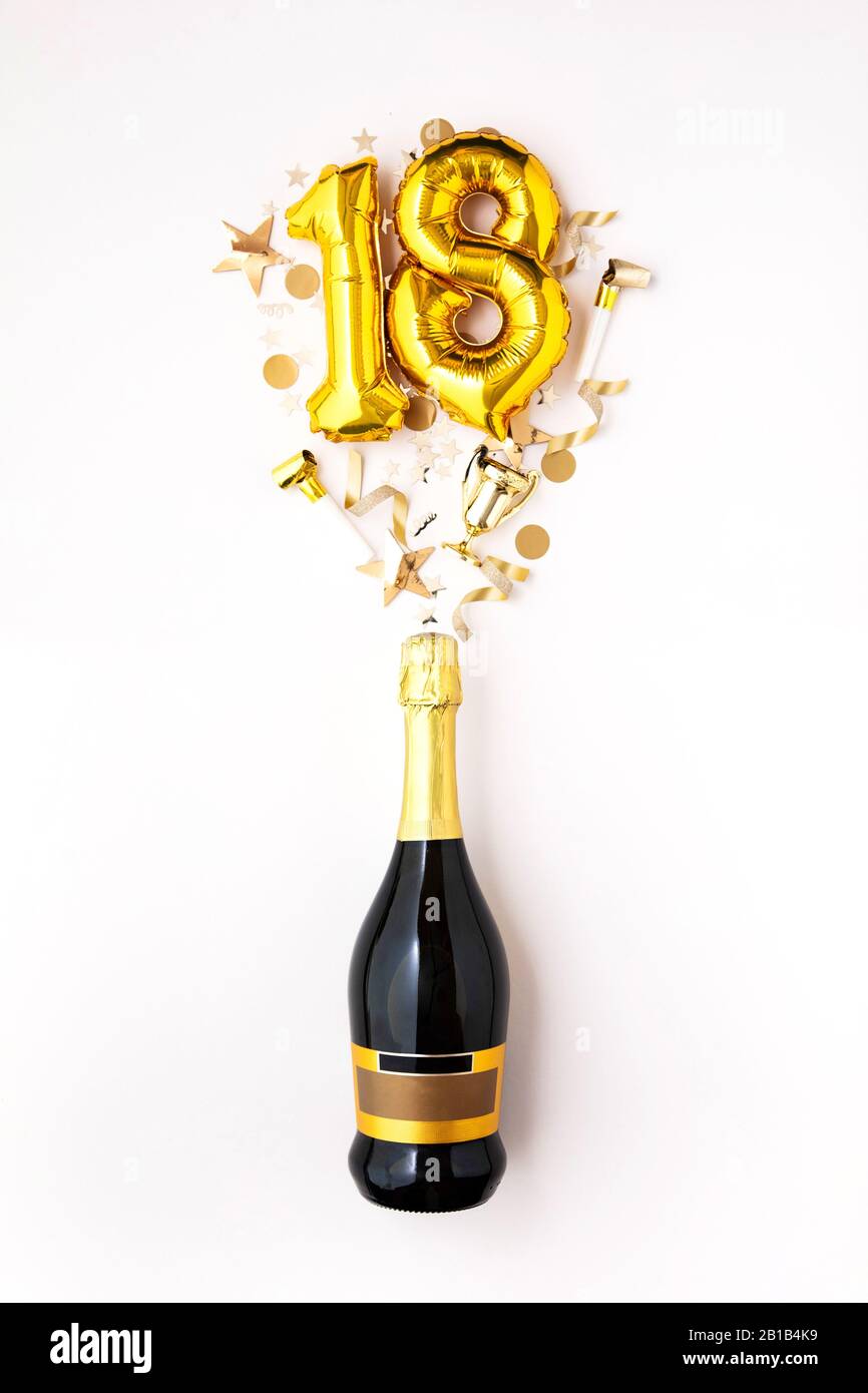 Joyeux 18eme Anniversaire Partie Bouteille De Champagne Avec De L Or Nombre Ballon Photo Stock Alamy Joyeux 18eme Anniversaire Partie Bouteille De Champagne Avec De L Or Nombre Ballon Photo Stock Alamy