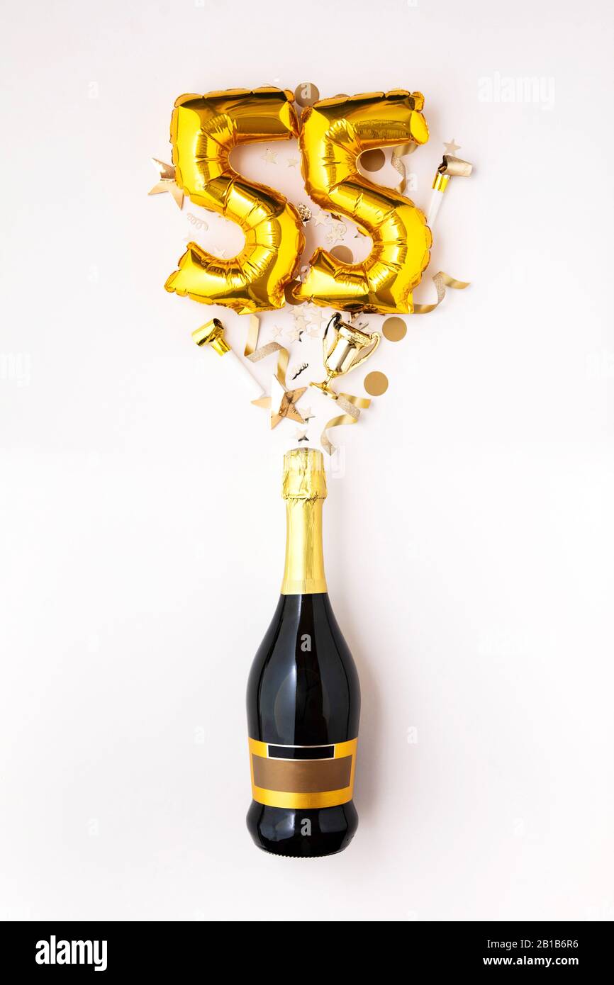Heureux 55e Anniversaire Partie Bouteille De Champagne Avec De L Or Nombre Ballon Photo Stock Alamy