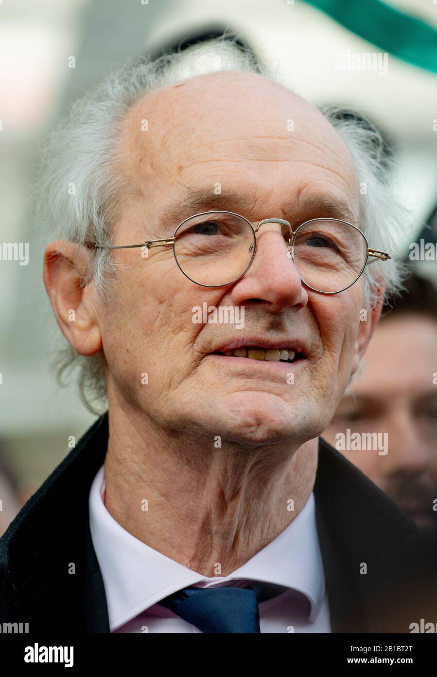 John Shipton - père de Julian Assange - lors d'un rassemblement en signe de protestation contre l'extradition du fondateur de WikiLeaks Julian Assange aux États-Unis avant l'audience judiciaire. Banque D'Images