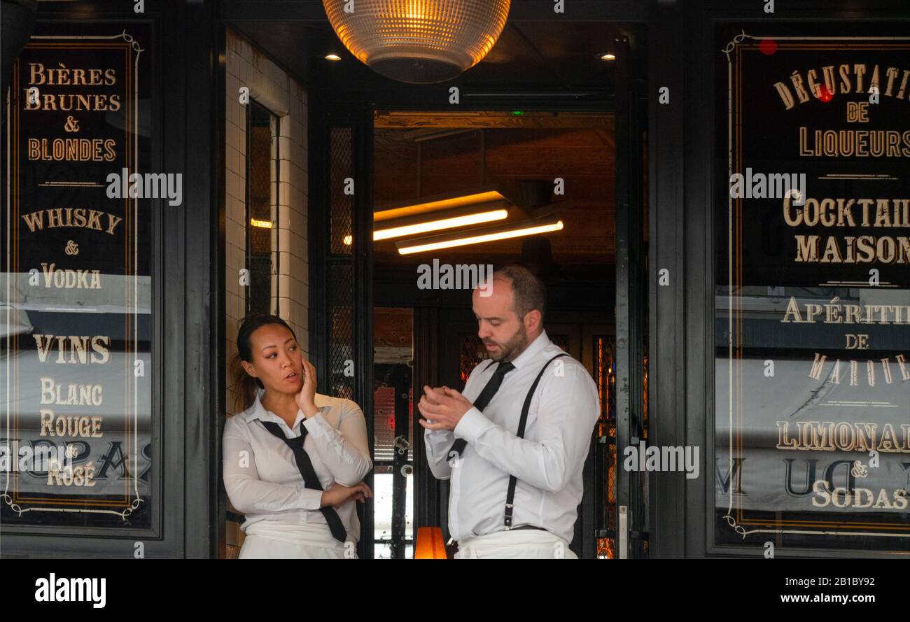 Adults cafe paris bistro restaurant Banque de photographies et d’images à haute résolution Alamy