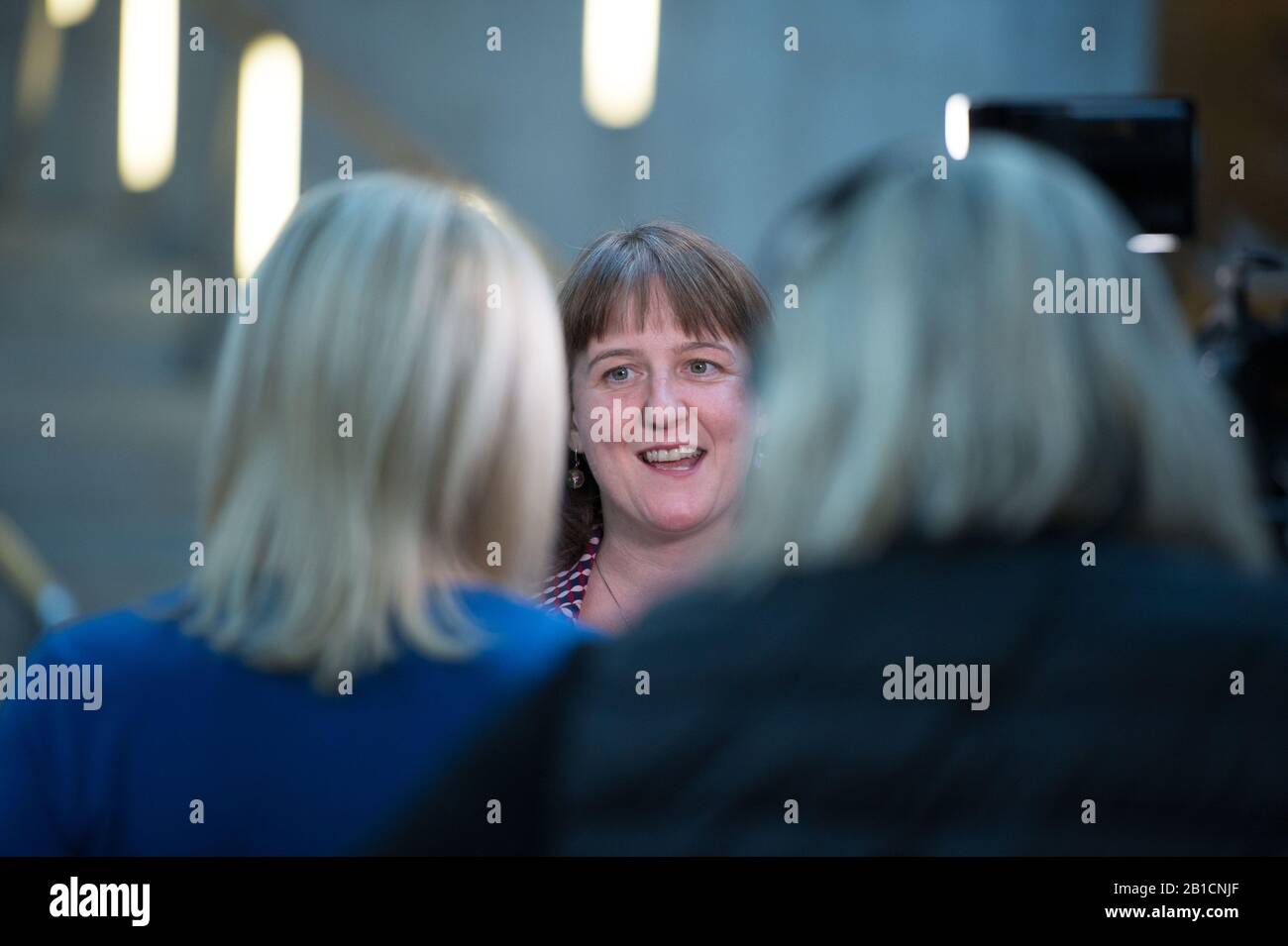 Édimbourg, Royaume-Uni. 28 Novembre 2019. Photo : Maree Todd MSP - Ministre de l’enfance. Les enfants aussi jeunes que huit peuvent avoir un casier judiciaire en Écosse, bien que par le biais des décisions des audiences des enfants plutôt que des tribunaux. Les militants ont demandé au gouvernement écossais de le porter à 14 ou 16 ans. Maree Todd MSP - le ministre de l’enfance a mis sur pied un nouveau groupe d’experts pour explorer la possibilité de relever à nouveau le seuil dans les trois ans. Au Parlement écossais. Crédit : Colin Fisher/Alay Live News. Banque D'Images