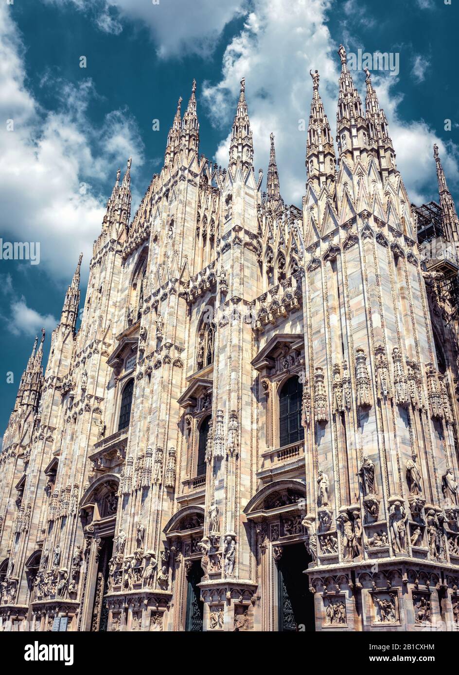 La célèbre cathédrale de Milan (Duomo di Milano) à Milan, en Italie. Le Duomo de Milan est la plus grande église d'Italie et la cinquième plus grande au monde. Banque D'Images