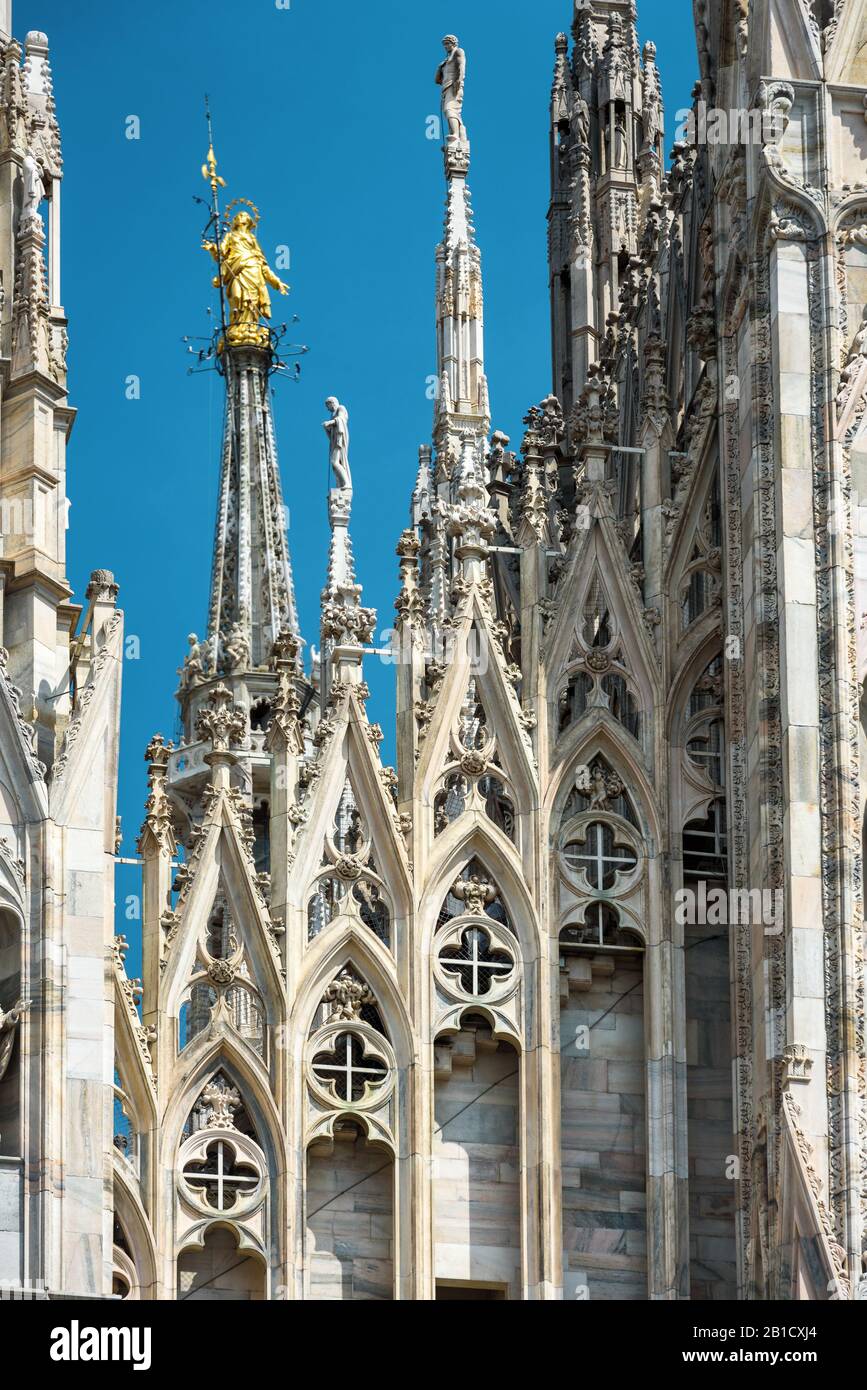 Cathédrale De Milan (Duomo Di Milano) À Milan, Italie. Le Duomo de Milan est la plus grande église d'Italie et la cinquième plus grande au monde. Banque D'Images