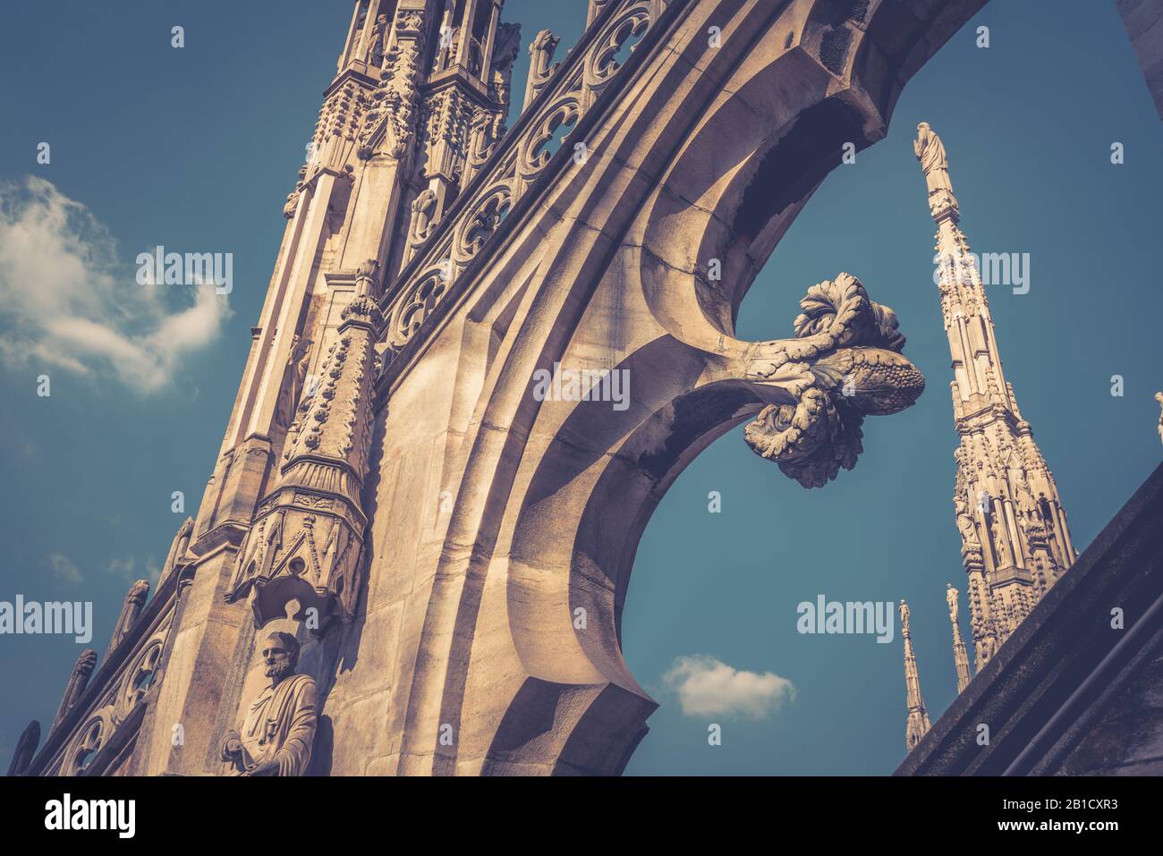 Décoration du toit de la cathédrale de Milan (Duomo di Milano) à Milan, Italie. Le Duomo de Milan est la plus grande église d'Italie et la cinquième plus grande dans le monde Banque D'Images