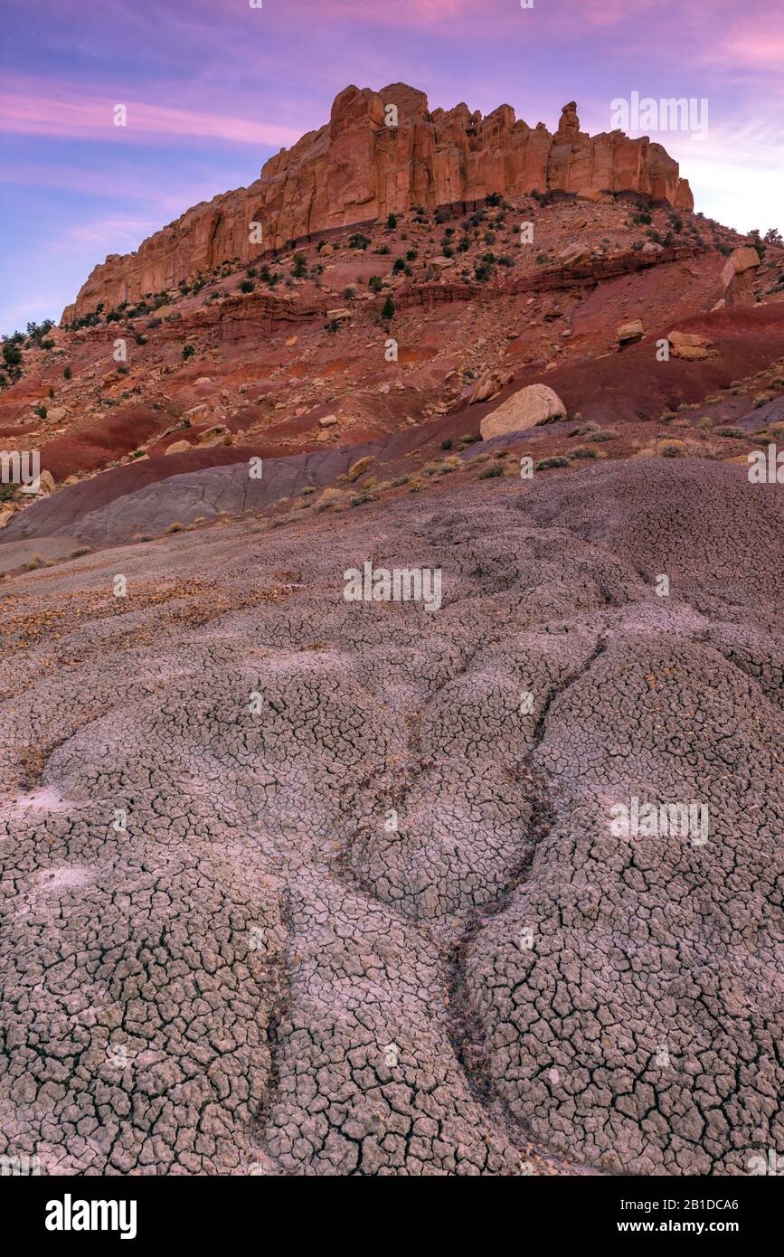 Coucher De Soleil, Collines Bentonites, Falaises Du Cercle, Grand Escalier-Monument National Escalante, Utah Banque D'Images