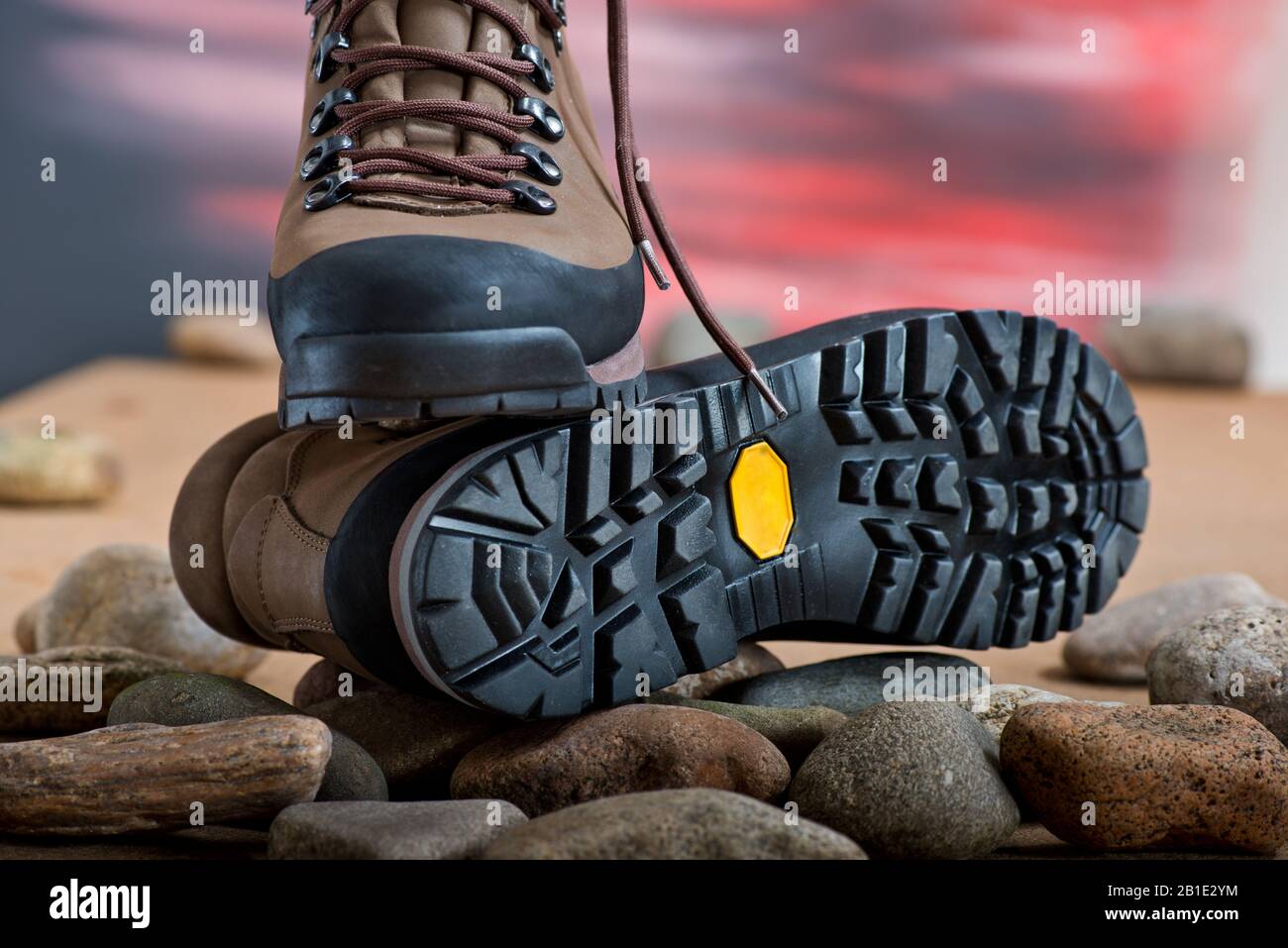 Paire de chaussures de marche dans le studio Banque D'Images