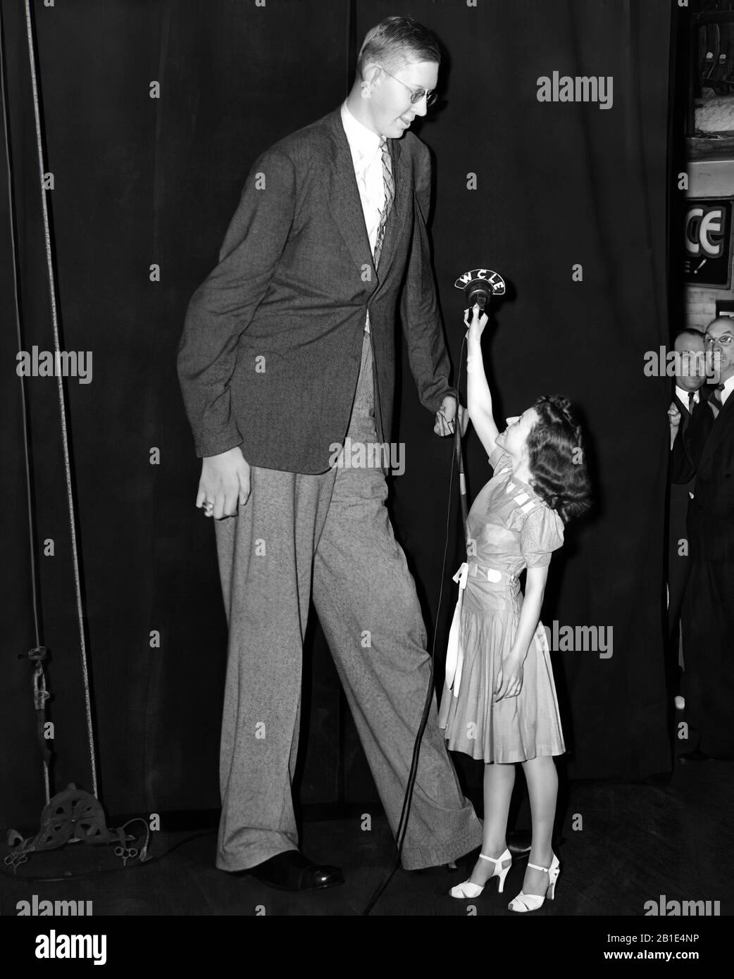 Robert Wadlow, 'le géant de l'Illinois.' Ayant atteint une hauteur de 8 pi 11 po, Wadlow est la personne la plus élevée confirmée à avoir jamais vécu Banque D'Images