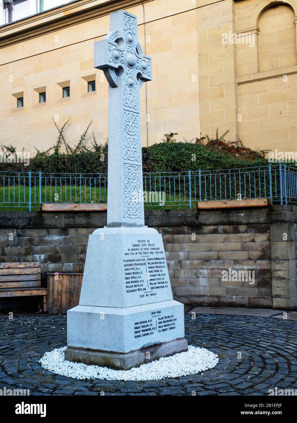 Monument Commémoratif De Guerre De La Police De Dundee City Par Le Shérif Court Sur West Bell Street Dundee Scotland Banque D'Images