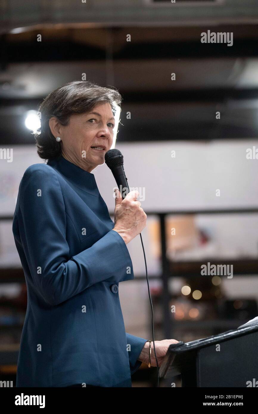 Diana Taylor, compagnon de longue date de l'ancien maire de New York et candidate actuelle à la nomination présidentielle démocrate Michael Bloomberg, accueille des partisans d'un rassemblement de femmes pour Mike dans le centre-ville de Houston. Banque D'Images